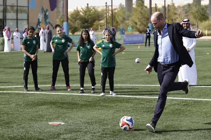 شاهزاده ویلیام با دختران عرب