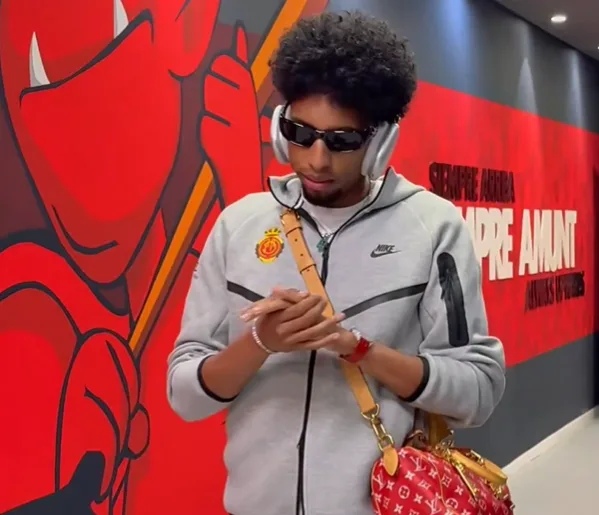 3b0adb0f60e1b440aff45c98617d3115_edit_484827442793207