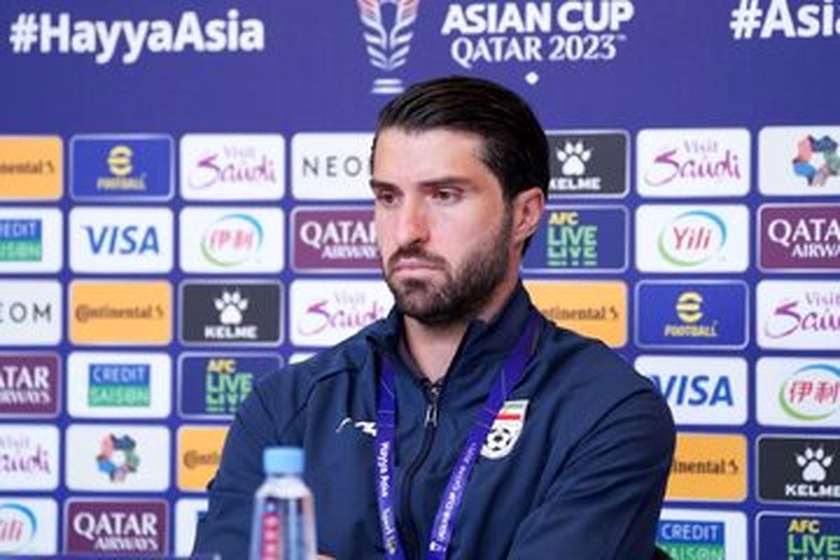 حمله کریم انصاری فرد به گزارشگر بازی تیم ملی
