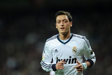 اوزیل وارد سیاست شد!