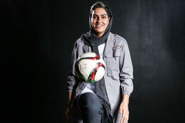  خانم گل از خاتون بم خداحافظی کرد 