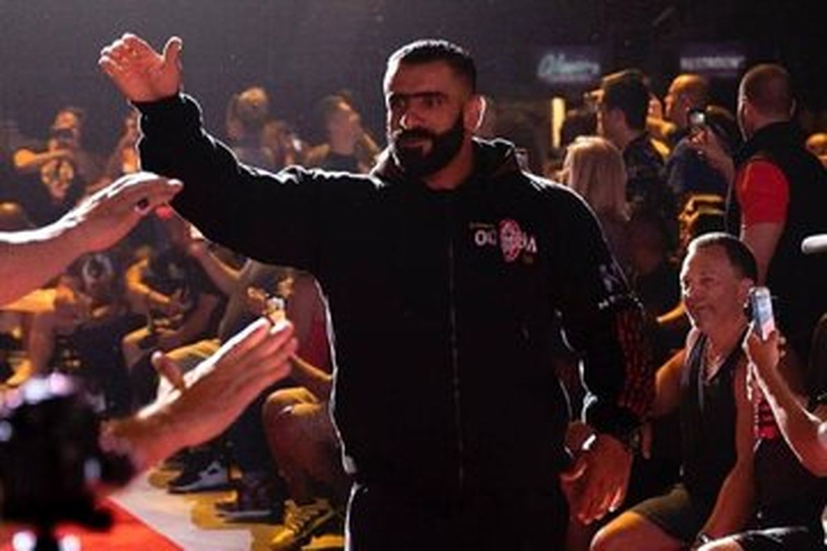 رجزخواهی هادی چوپان؛ تصویری از عضلات گرگ ایرانی
