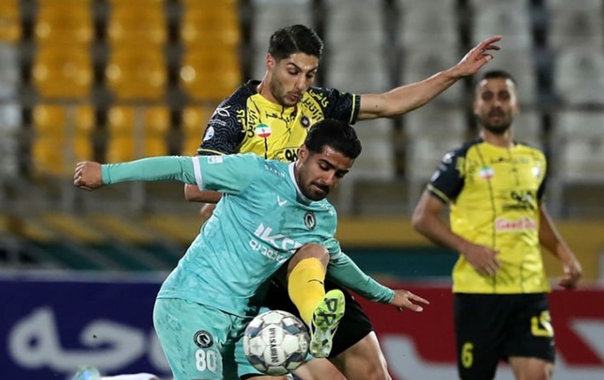 سپاهان فرصت صدرنشینی را از دست داد/ فولاد هفته به هفته بالاتر می‌آید/ احسان محروقی گل کاشت