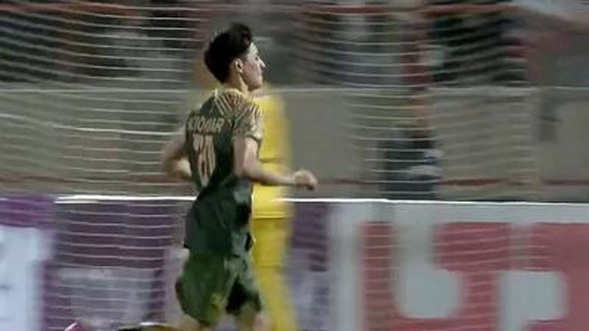 گل دوم شمس‌آذر به پرسپولیس در دقیقه 54