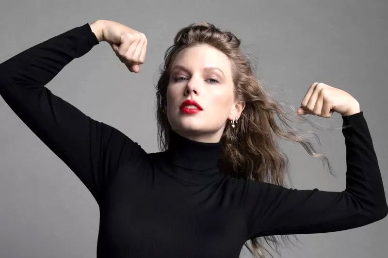 تیلور سوئیفت لیورپول را پولدار کرد