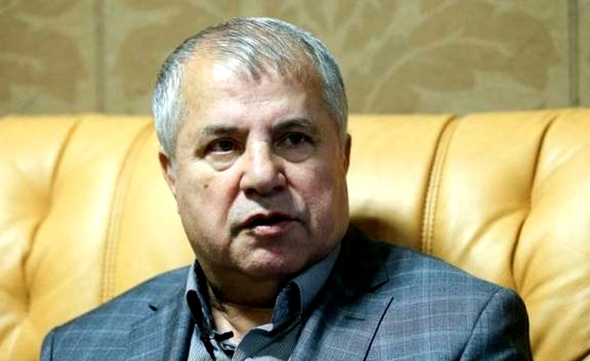 علی پروین تهدید کرد: کسی حق ندارد دست «فرح» را ببوسد