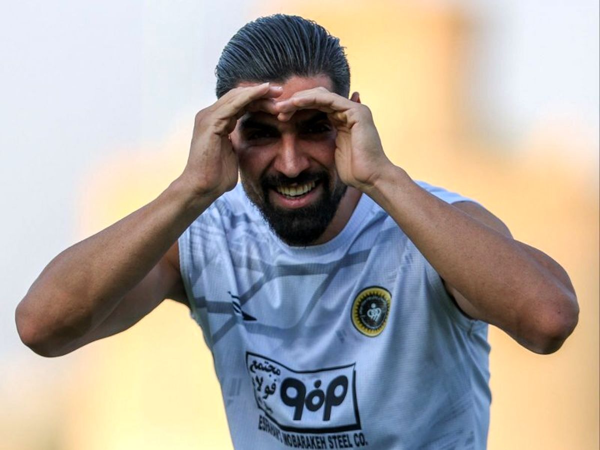 یک زن، مخالف پیوستن ستاره پیشین پرسپولیس به استقلال