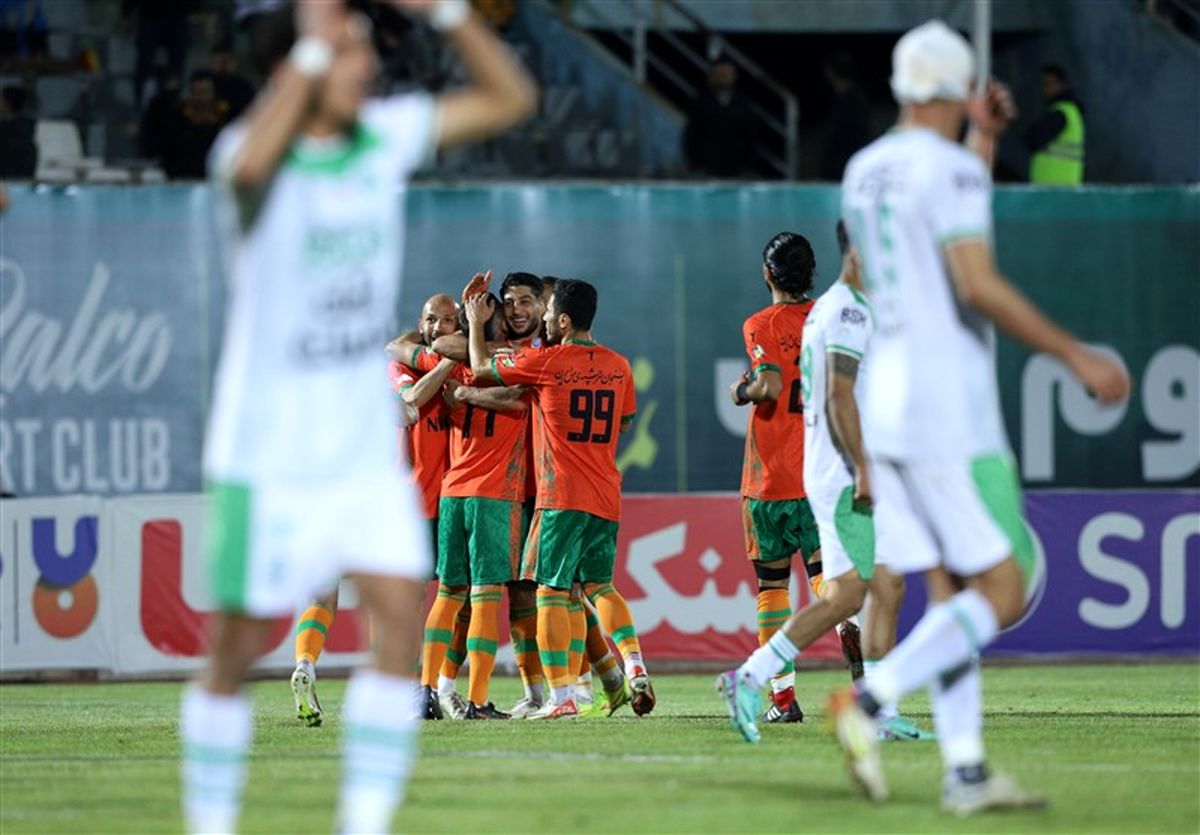 سپاهان دربی فولادی‌ها را برد و از بحران خارج شد/ نخستین پیروزی نساجی با ساکت و بردهای پرگل تراکتور و مس