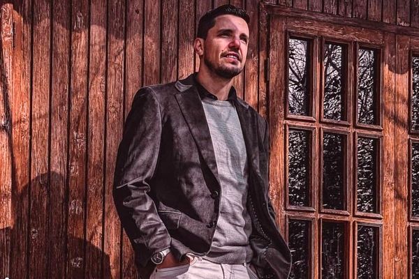 ستاره استقلال در برزیل بساز بفروش شد!