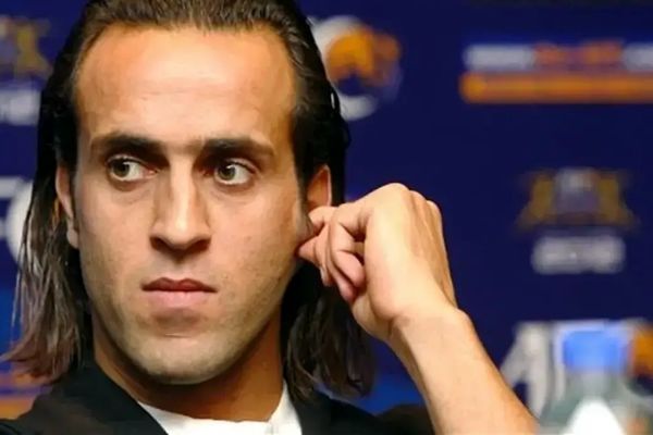 علی کریمی تهدید به سوزاندن قرآن کرد