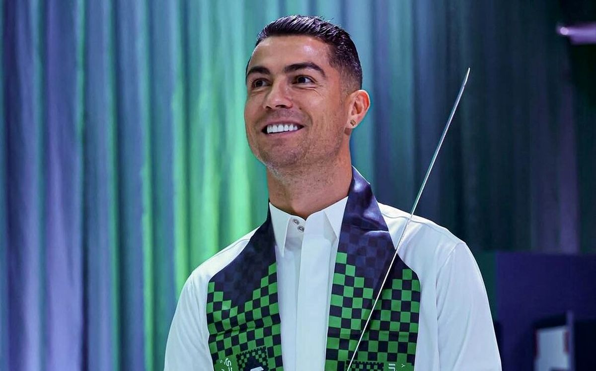 ببینید: کریستیانو رونالدو با شمشیر در روز ملی عربستان 