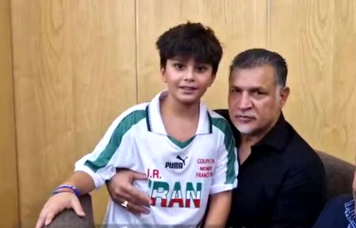 اتفاق زیبا در مراسم یادبود پدربزرگ/ برخورد جالب علی دایی با نوه داریوش مصطفوی