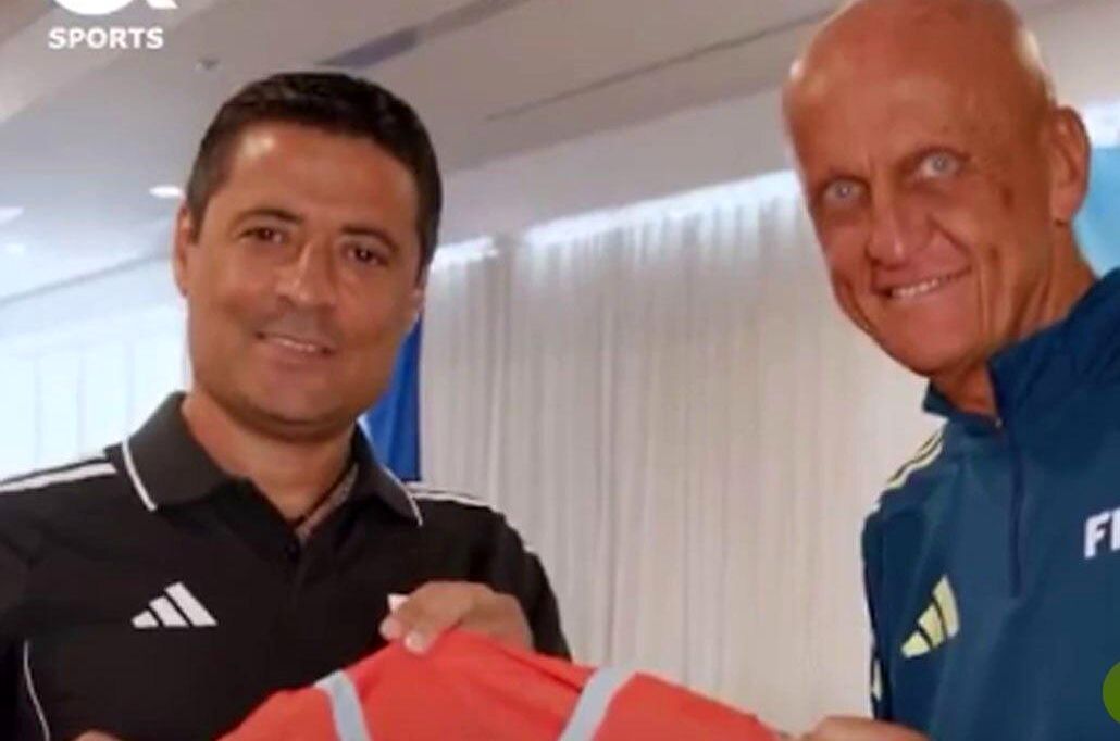 ببینید/ لحظه معرفی علیرضا فغانی و تیمش به عنوان داوران فینال جام جهانی باشگاه‌ها