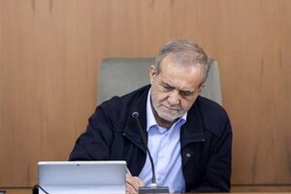 پزشکیان قهرمانی تیم‌های ملی کشتی فرنگی و آزاد را تبریک گفت