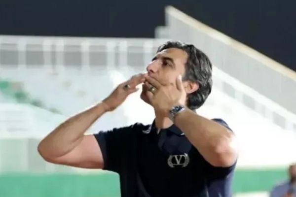 بهترین روزهای مهدی رحمتی / خیبر خرم آباد در صدر جدول بالاتر از استقلال، پرسپولیس، سپاهان و تراکتور!