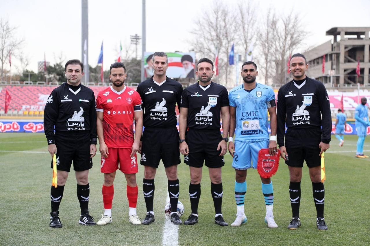 سروش رفیعی در واکنش به اظهارات جنجالی مجری شبکه افق: کاش لال شوند و نمک روی زخم مردم نپاشند