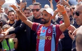  محمد صلاح در صف دستشویی ترکیه گیر افتاد! | عکس 
