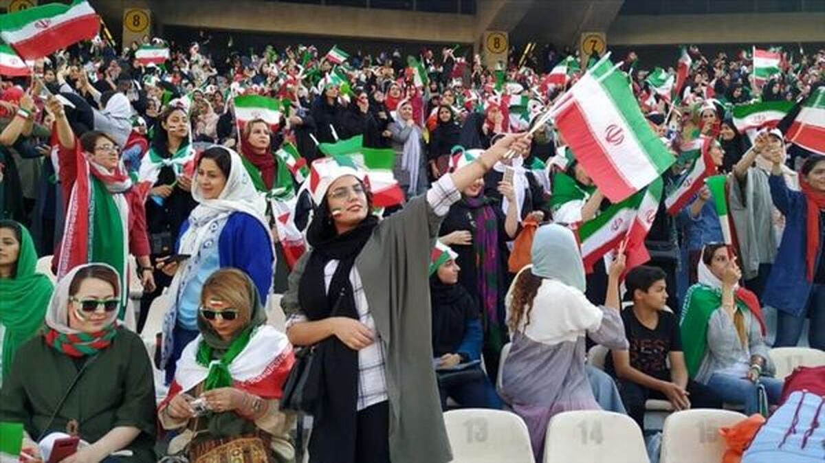 ببینید/ فردوسی‌پور: چطور در مراسم مذهبی خانم و آقا کنار هم در ورزشگاه می نشینند اما برای فوتبال نمی شود؟!