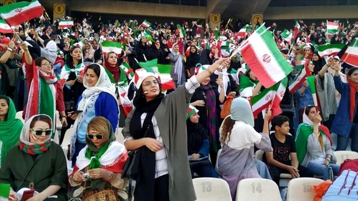 ببینید/ فردوسی‌پور: چطور در مراسم مذهبی خانم و آقا کنار هم در ورزشگاه می نشینند اما برای فوتبال نمی شود؟!