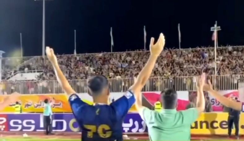 ویدئوی تکان‌دهنده از اهانت به بیرانوند در یزد/ ایسلندی بازیکنان چادرملو با فحاشی هواداران به گلر تراکتور

