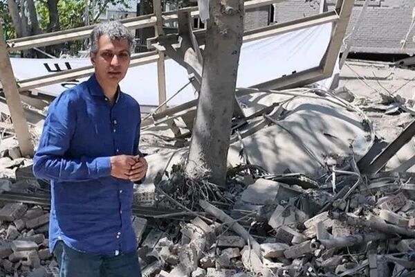 بازدید عادل فردوسی‌پور از دانشگاه صنعتی شریف