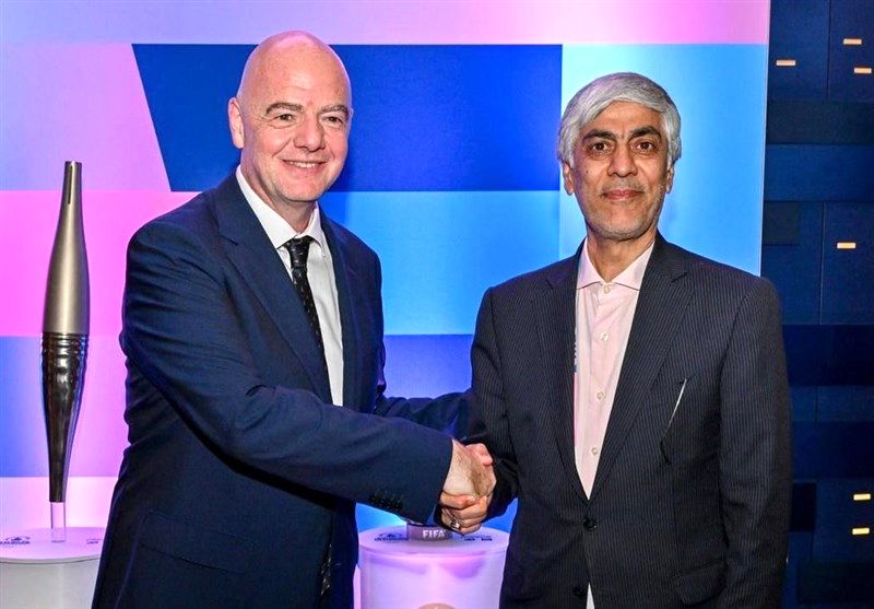  درخواست وزیر ورزش از اینفانتینو برای حل مشکل فوتبال ایران 