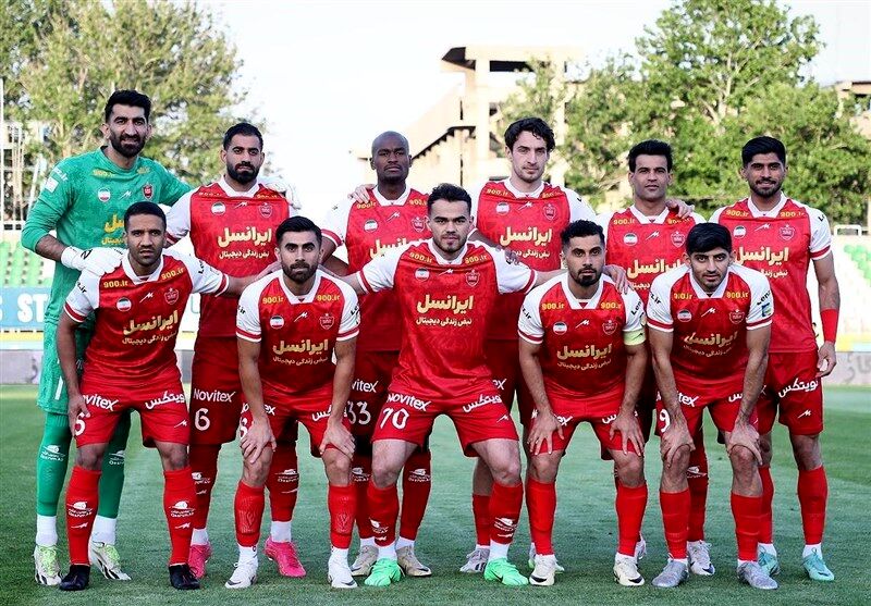 ادای احترام بازیکنان پرسپولیس به شهدای خدمت 