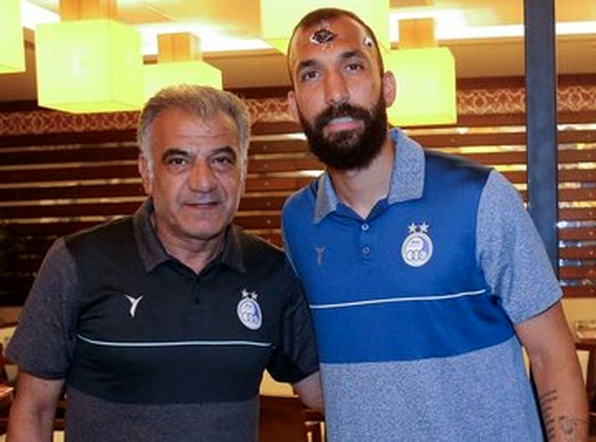 جشن در اردوی استقلال در شب خداحافظی حسینی/ عکس