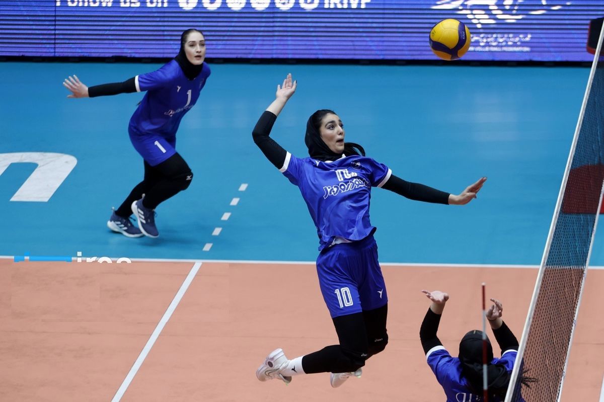 تصاویری از بازی پرهیجان لیگ برتر والیبال زنان
