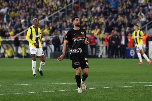 علی کریمی در آستانه بازگشت به ایران