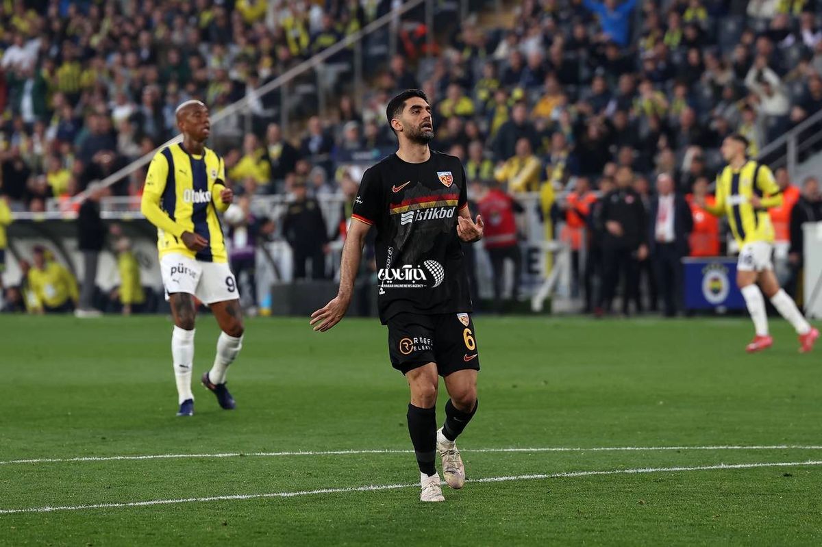 علی کریمی در آستانه بازگشت به ایران