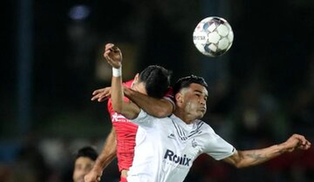 آل‌کثیر صلیبی پاره کرد؟