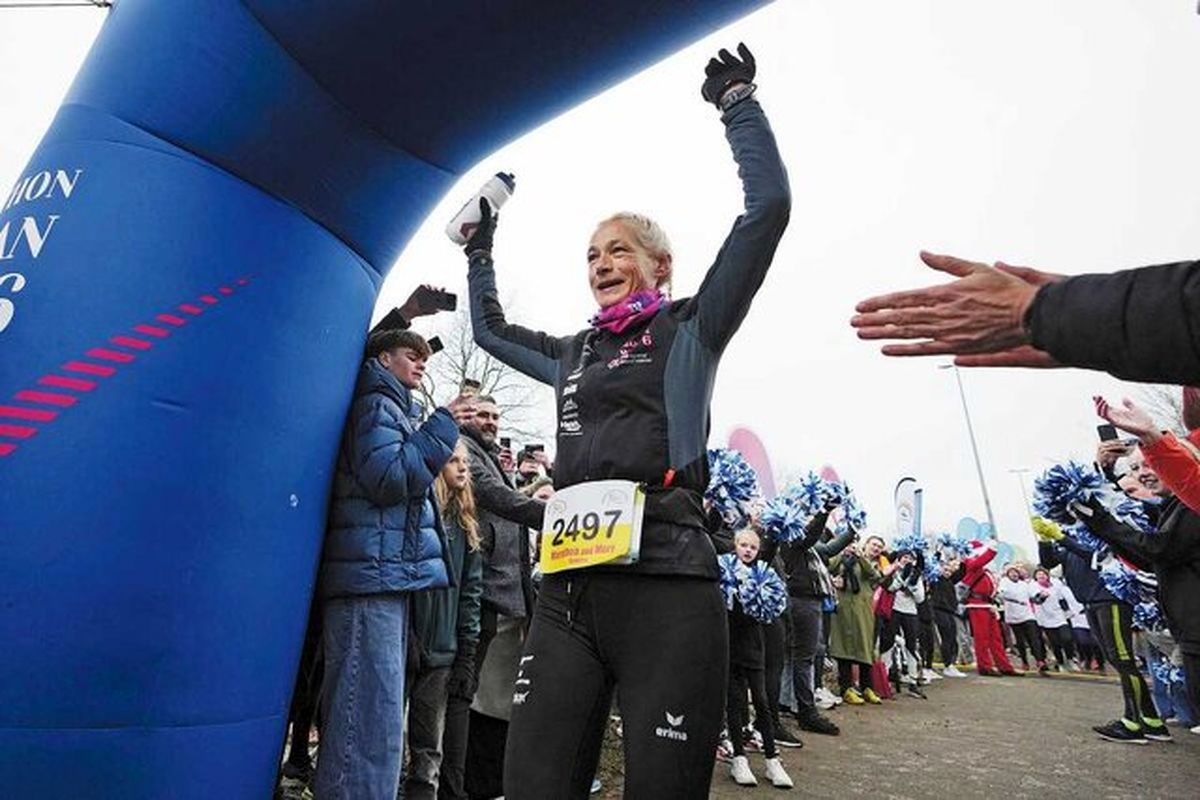 دونده زن ۵۵ ساله پس از ثبت رکورد عجیب در گینس: لطفا تکرارش نکنید!
