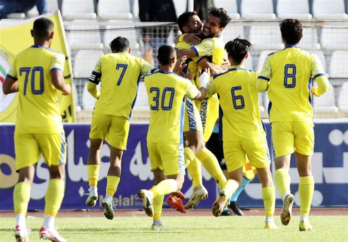 واکنش باشگاه فجر سپاسی به برگزاری بازی لغو شده
