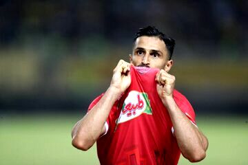 پس از ۱۳۳۵ روز طلسم شکست/ پرسپولیس بالاخره سپاهان را شکست داد 