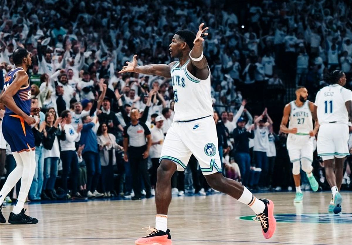 پیروزی مینه سوتا مقابل فینیکس در بازی نخست پلی‌آف لیگ NBA
