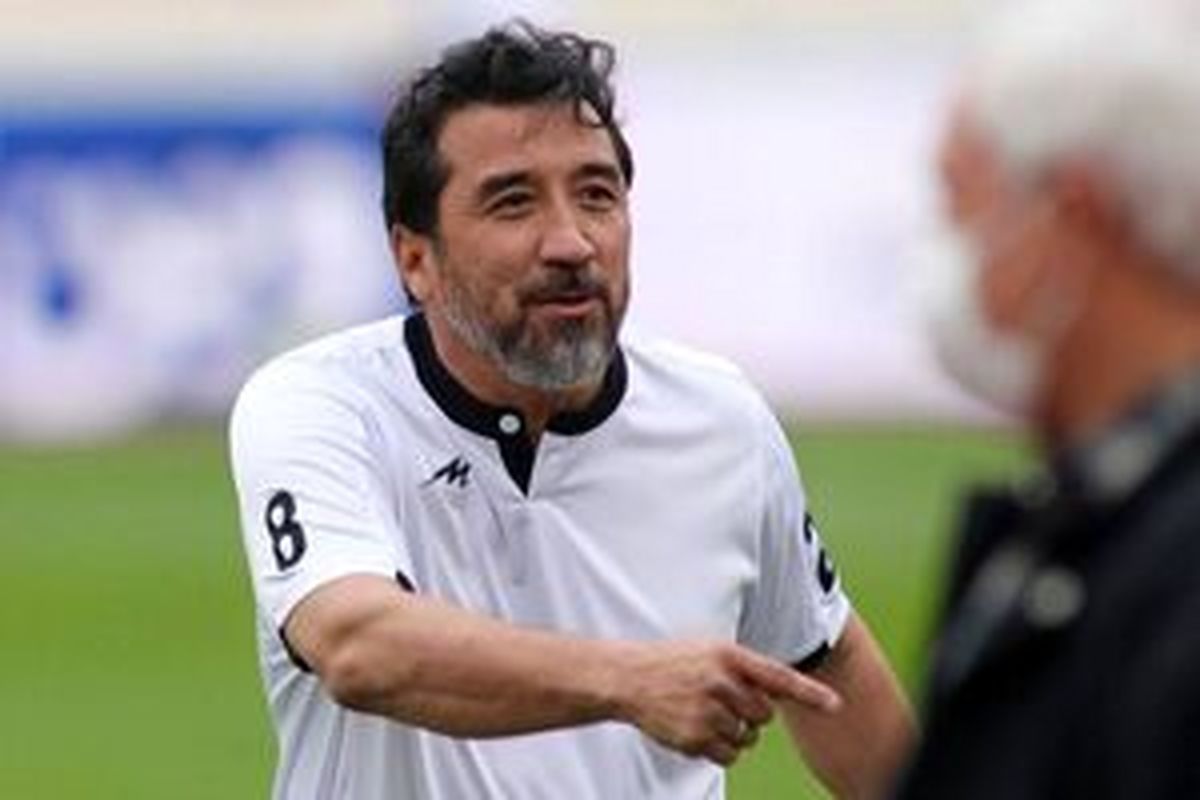 آقای خداداد عزیزی رک بگویید؛ اما رکیک نه!