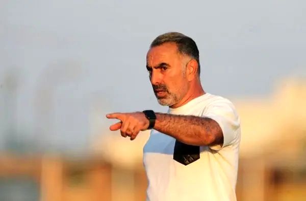 آقای محمود فکری؛ به چه حقی خبرنگاران را زدید و گوشی‌شان را گرفتید؟