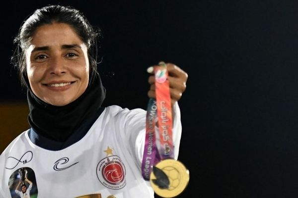 عاطفه رمضانی: استقلالی‌ام و جلالی را دوست دارم