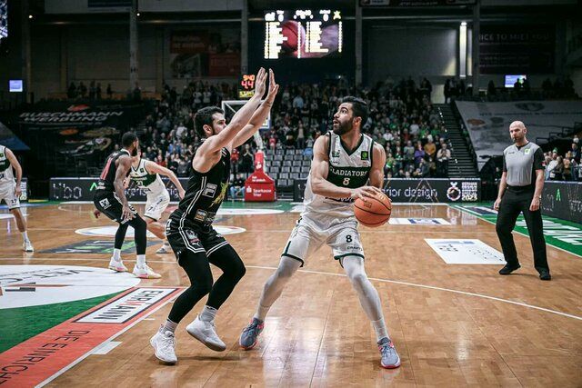 برد سخت تیم آلمانی با درخشش ستاره ایرانی/ یخچالی بهترین بازیکن شد
