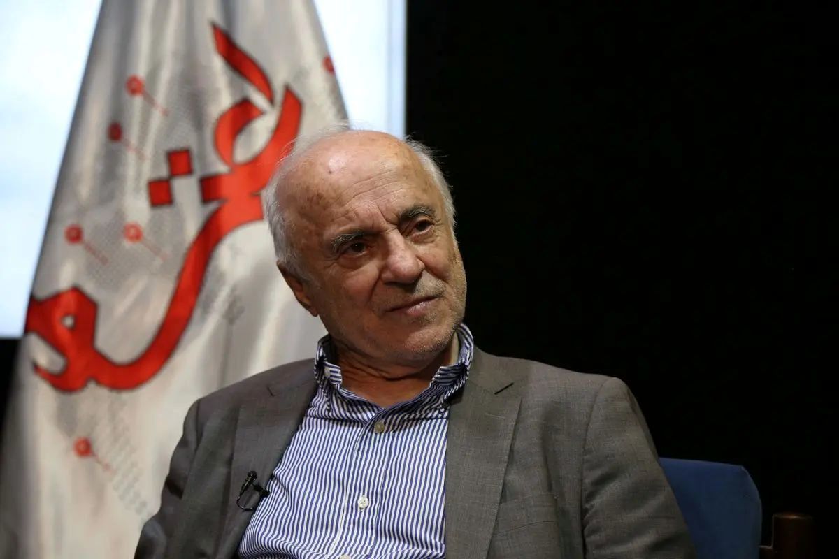 داریوش مصطفوی در بستر بیماری/ چهره‌های فوتبالی به ملاقات رفتند
