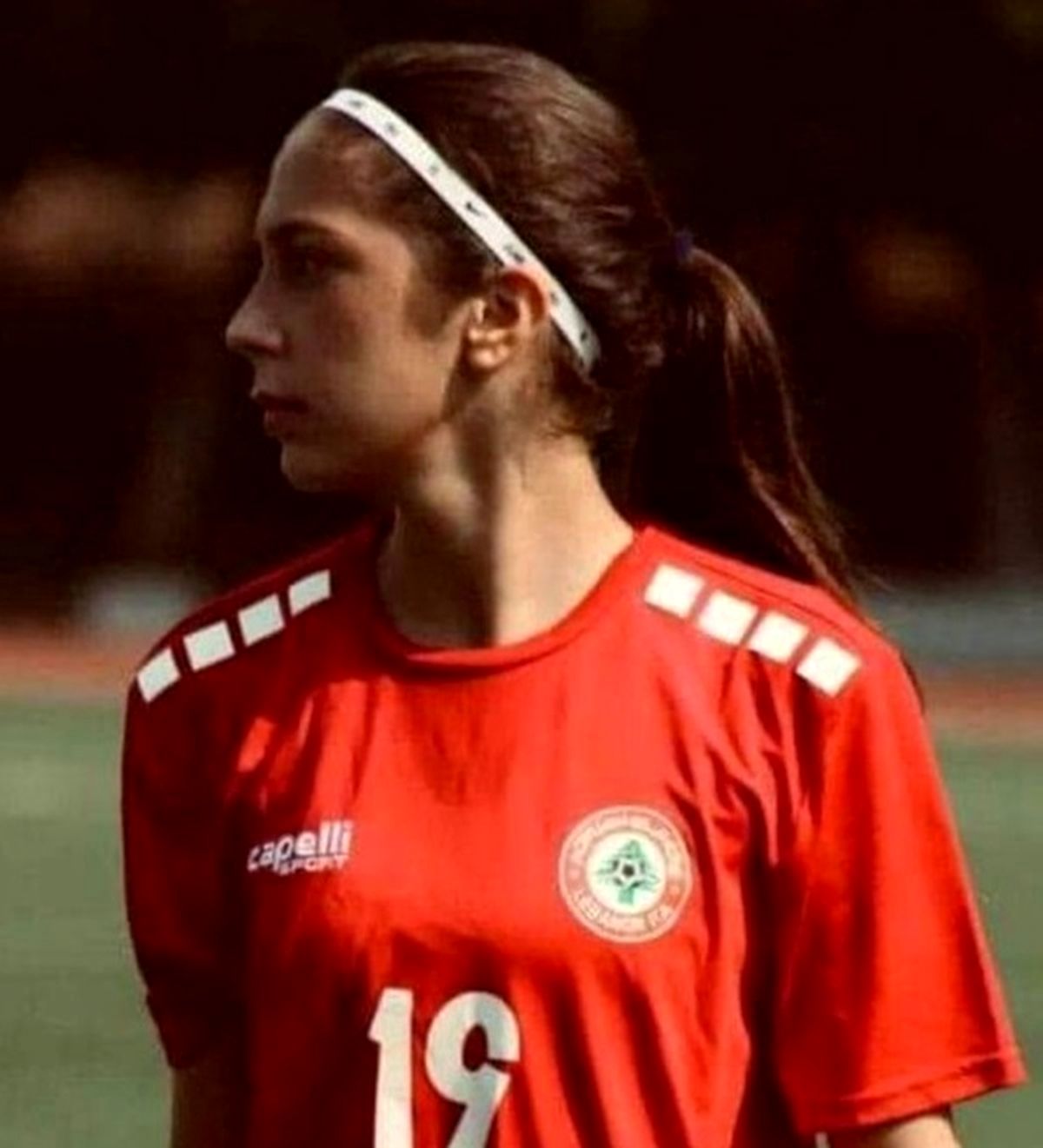 حمله های وحشیانه اسرائیل در لبنان جان یک زن فوتبالیست ملی پوش را به خطر انداخت/ ویدئو
