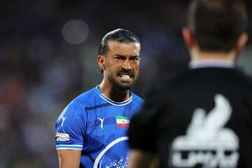 استایل عجیب رامین رضاییان با پیراهن ۱۰۰ میلیونی 