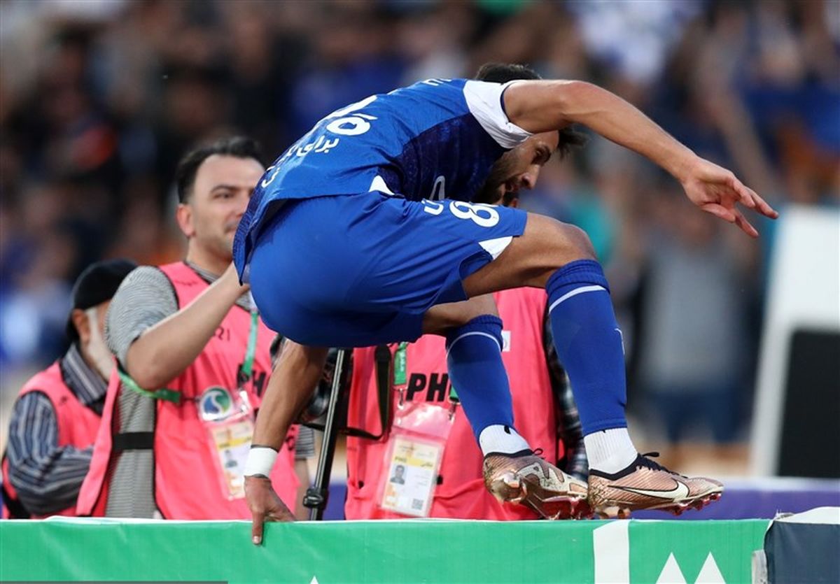  پیشنهاد ۴۰ میلیاردی یک تیم لیگ برتری به هافبک استقلال! 