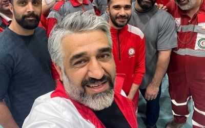 ببینید/ پژمان جمشیدی در جمع امدادگران هلال‌احمر