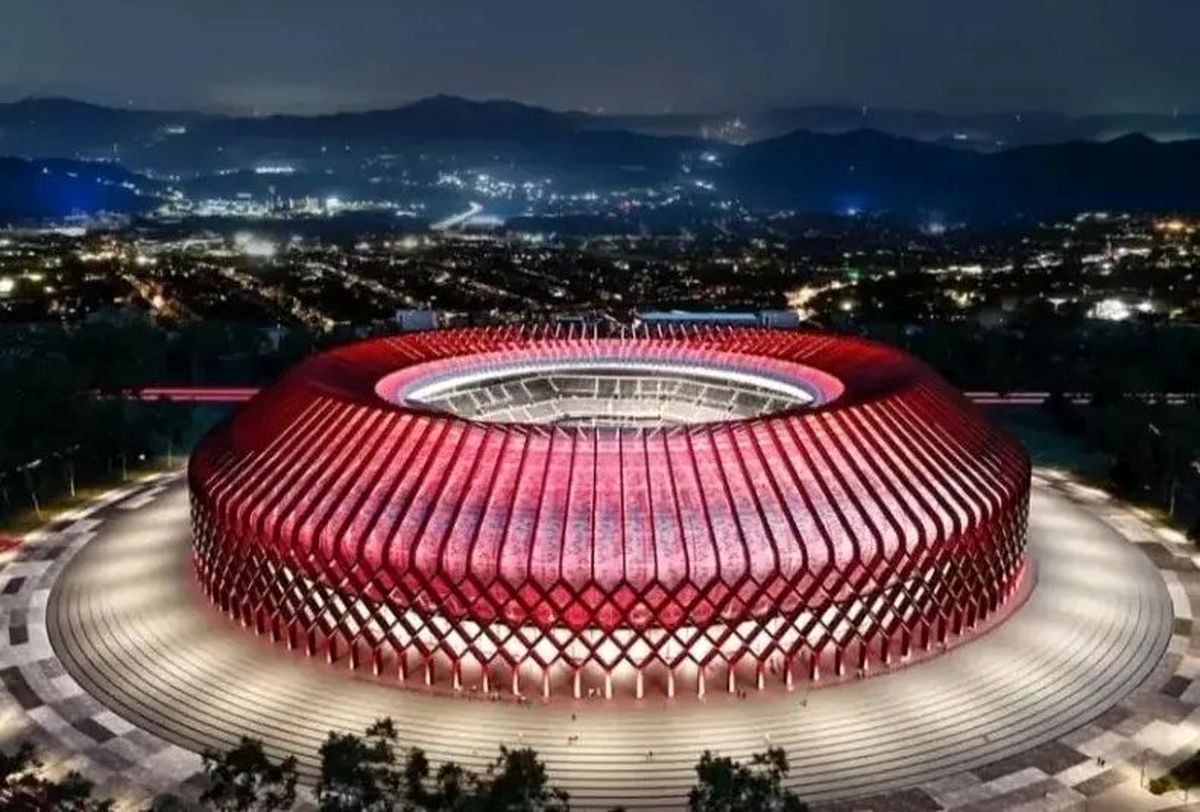 زیباترین استادیوم ۵۱ هزار نفری در نزدیکی ایران
