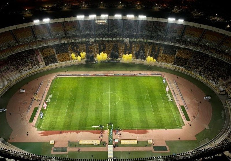  ترمیم ورزشگاه نقش جهان با رول‌های چمن 