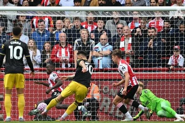 سومین شکست منچستر در هفته ششم!