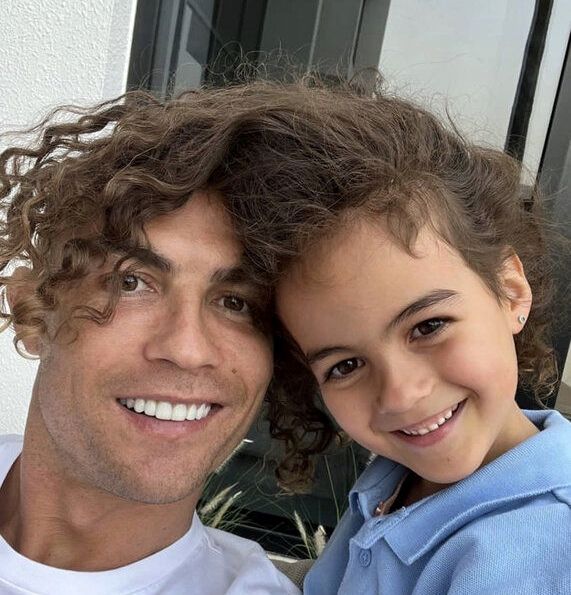 بدنسازی دختر بانمک کریستیانو رونالدو و پدرش