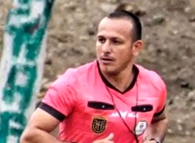 ترور داور سرشناس در میانه زمین / دنیای فوتبال به سوگ نشست 